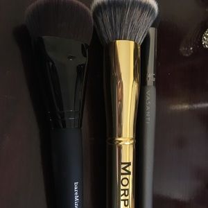 Foundation brushes